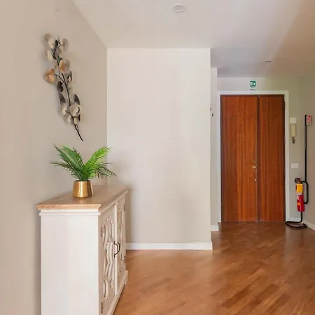 Suityrhome San Giovanni 11 *