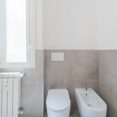 Suityrhome San Giovanni 11 *