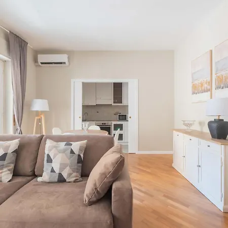 Suityrhome San Giovanni 11 Apartment *