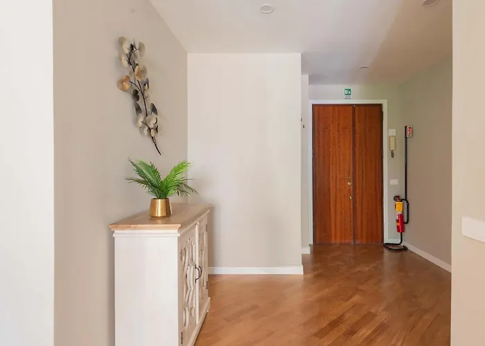 Suityrhome San Giovanni 11 *