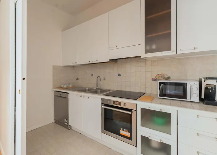 Suityrhome San Giovanni 11 *